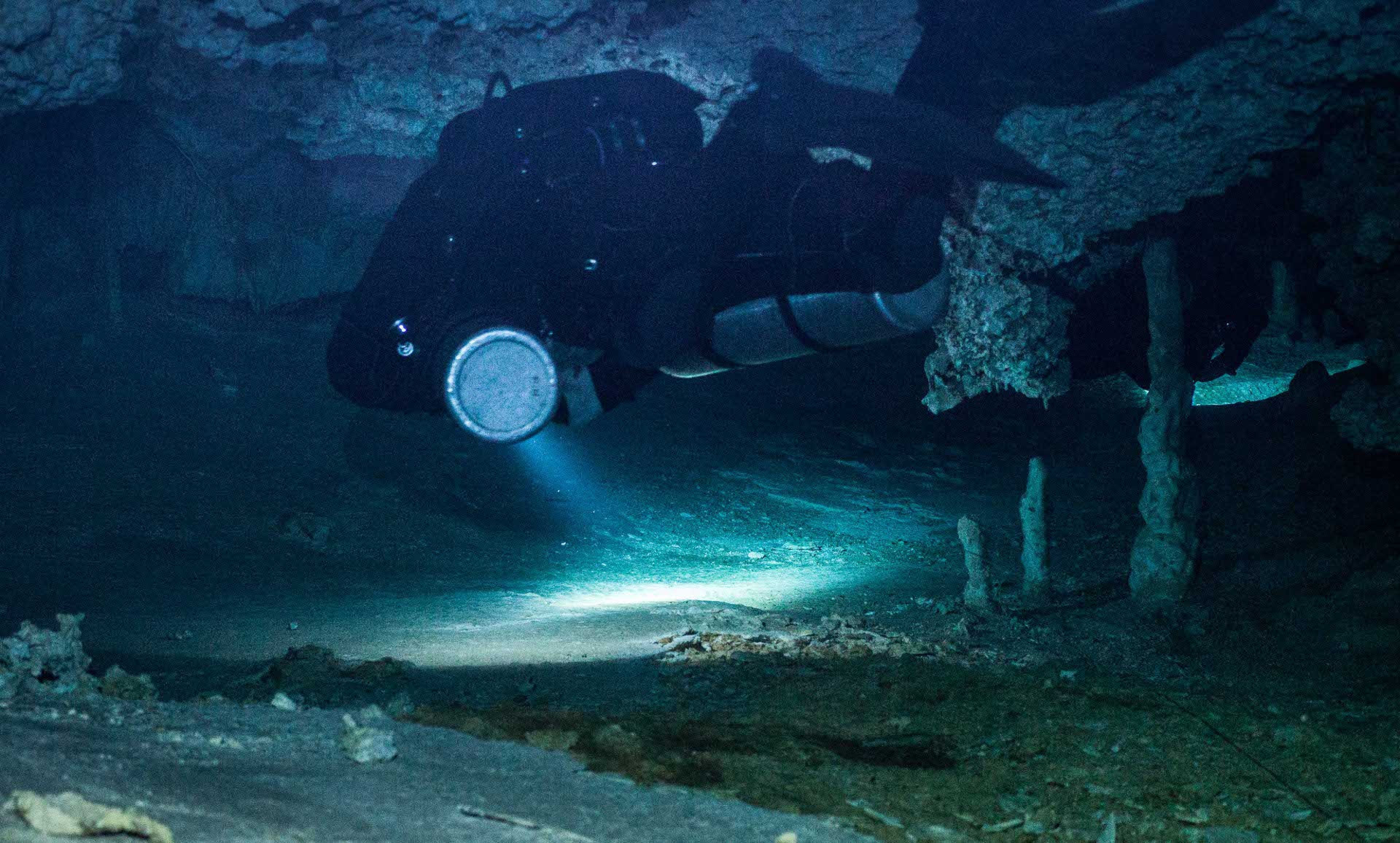 Diving inside the Caubian cave